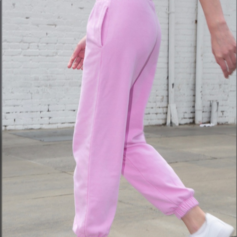 Brandy Melville Rosa sweatpants